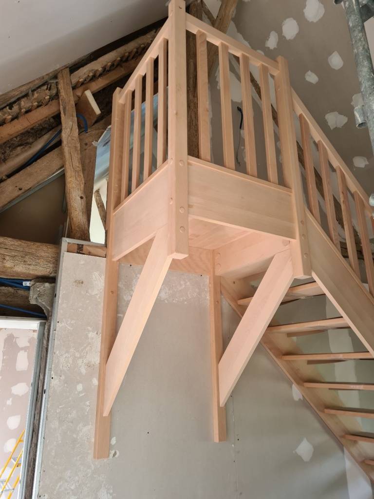 Installation escalier 1/4 tournant sans contre marche avec palier suspendu