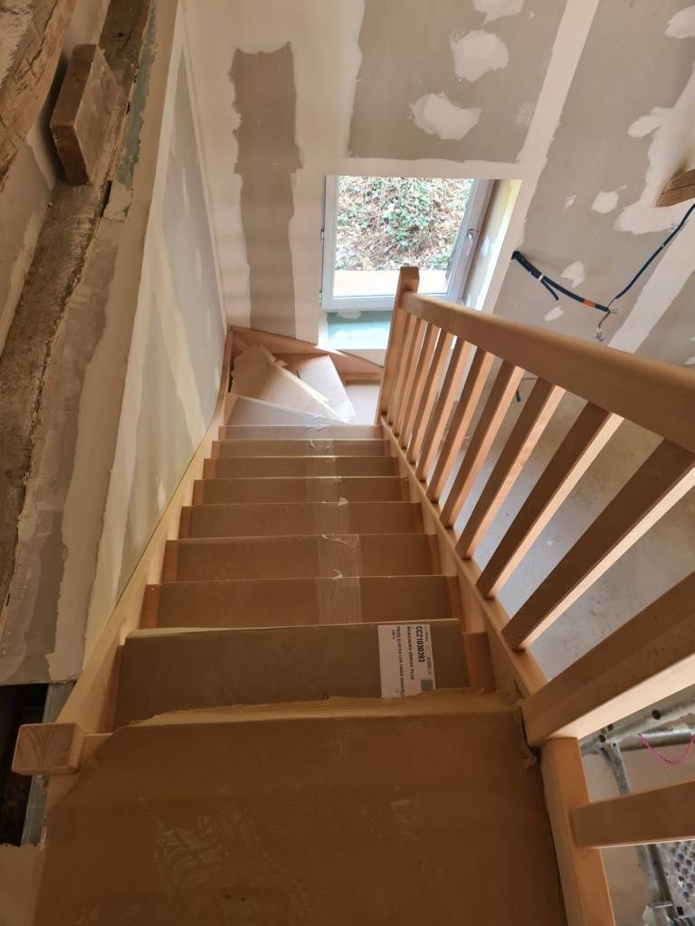 Réalisation ÉDIFICE PLUS Agencement -escalier un quart tournant en hêtre