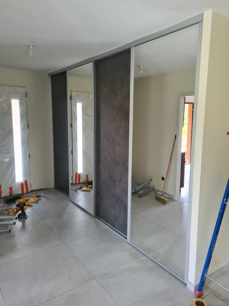 Création dressing sur-mesure - portes fermées - ÉDIFICE PLUS Agencement